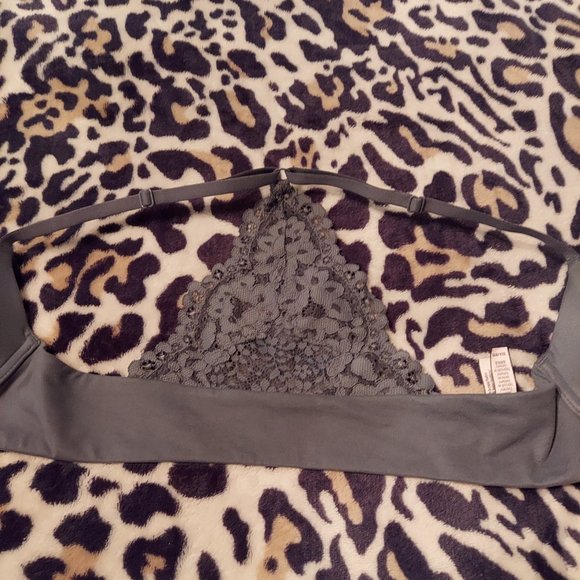 32A Victoria's Secret Body By Victoria Racerback Lace Backing Grey / Gray Bra - Picture 2 of 4